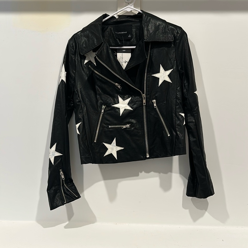 BLACK LEATHER JACKET